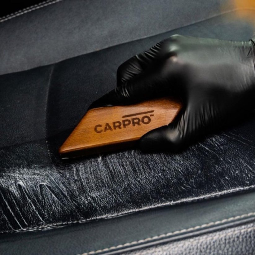 Kartáček na kůži - CARPRO Leather Brush
