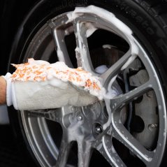 Mycí rukavice na kola, pneu a plasty - CARPRO WheelsMitt