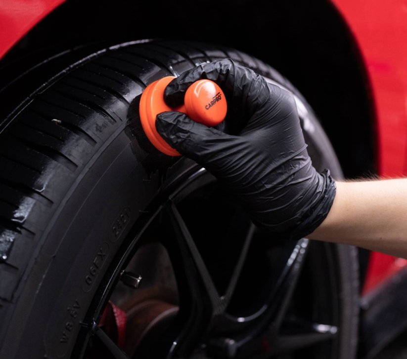Aplikační štěteček - CARPRO DarkSide Tyre Brush