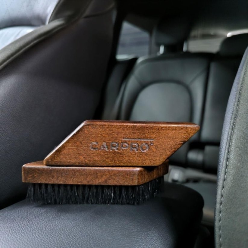 Kartáček na kůži - CARPRO Leather Brush